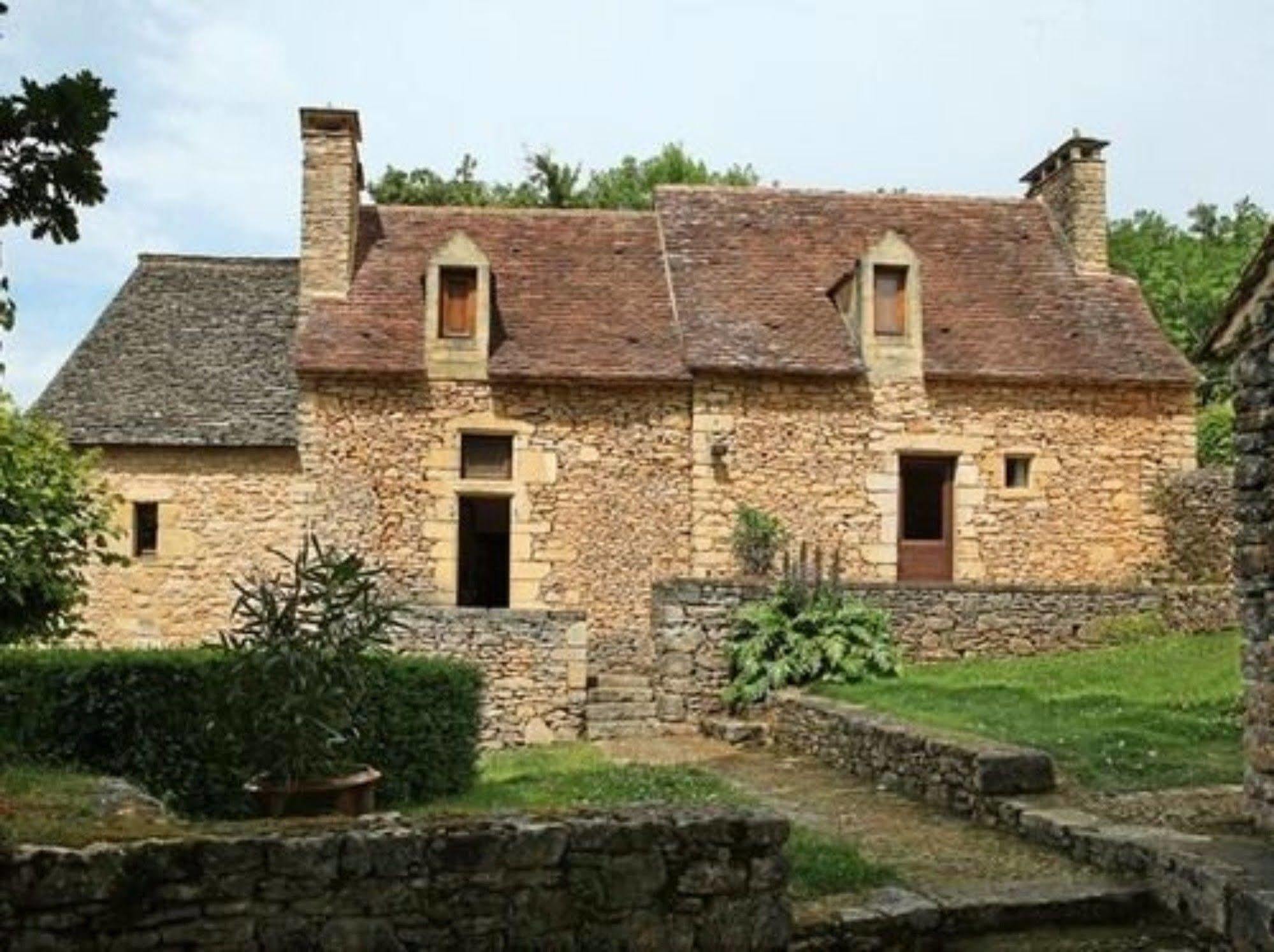 Chambres D'Hotes Avec Piscine La Rossillonie Бейнак-э-Казенак Экстерьер фото